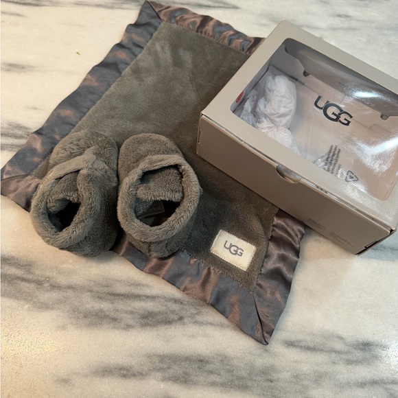 UGG Soft Gray Kids Slippers Bixbee and Lovey size 4/5 - Picture 8 of 12